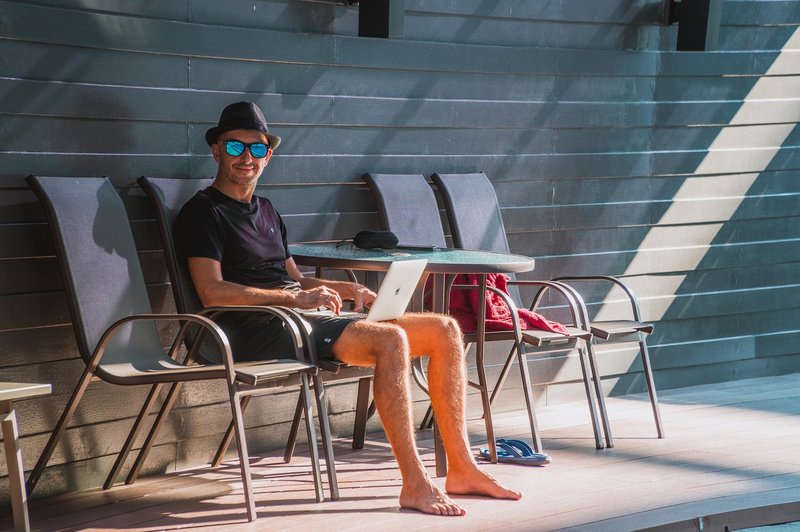 REINVENTARSE COMO MANAGER NO VA DE VISITAR CLIENTES CON TUS COMERCIALES