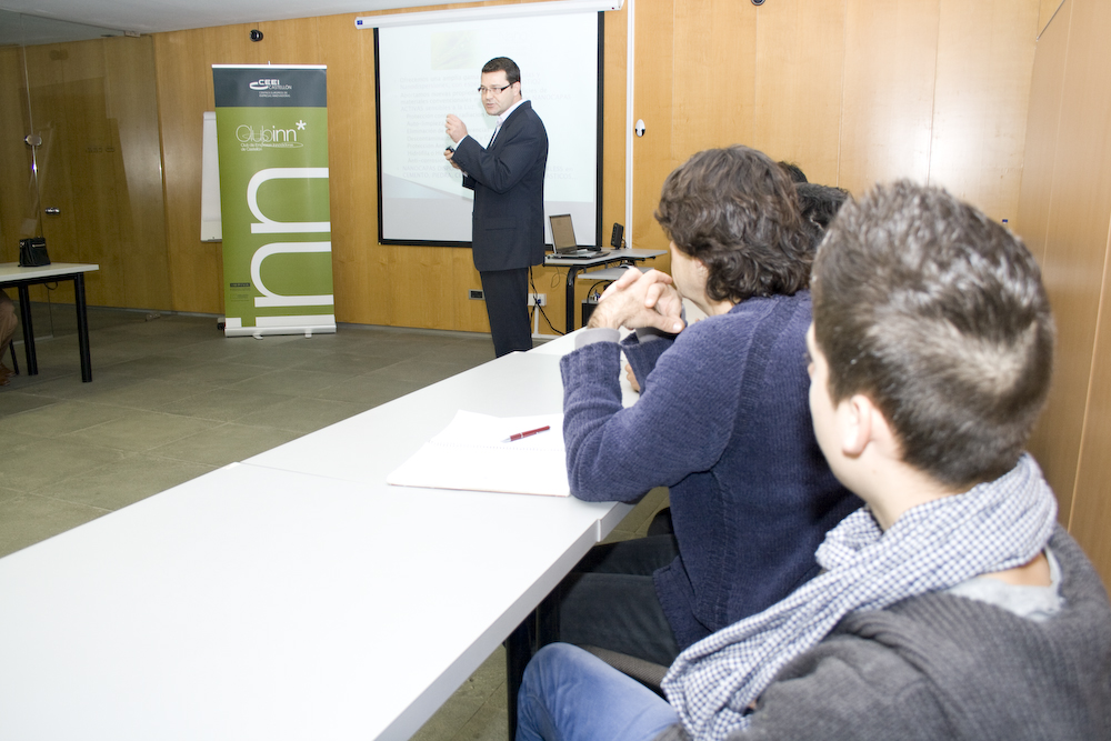 Angel Gallardo de Open MS. Presentación de empresas CEEI Castellón.