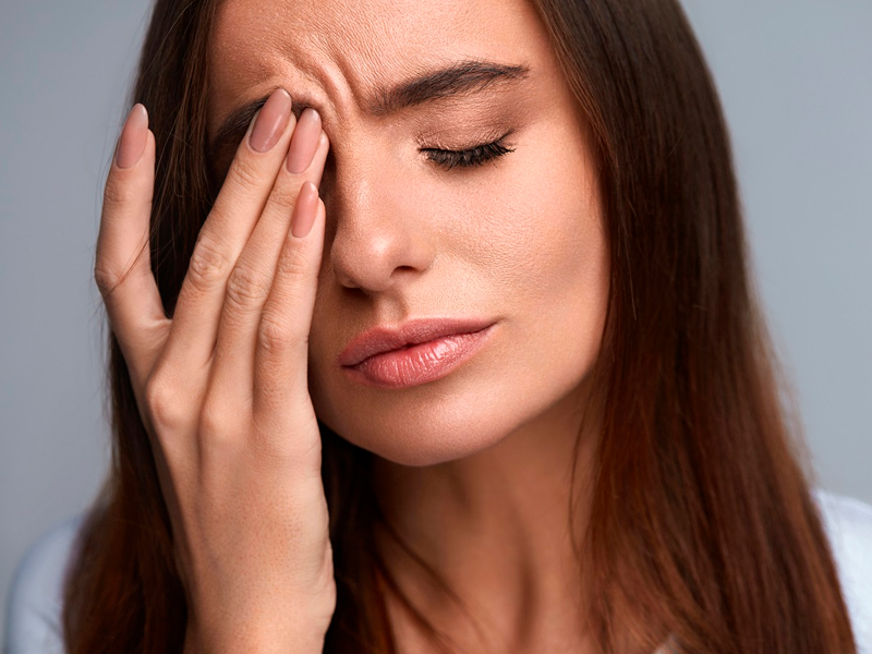 ¿Por qué siento pinchazos en los ojos?