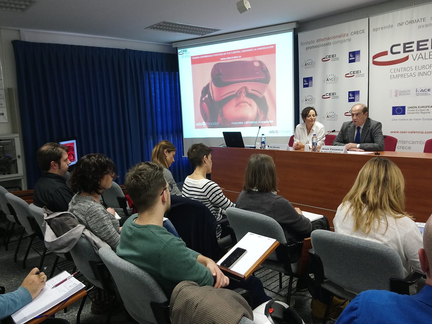 Jornada Genera experiencias positivas en tus clientes, liderando la comunicaci�n[;;;][;;;]- 1
